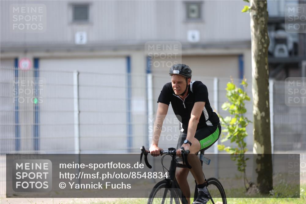 10.08.2025 - GEWOBA Citytriathlon Bremen Yannick Fuchs http://msf.ph/oto/8548834 10.08.2025 13:17:38 Radfahren 567, 825, 853, 1018 meine-sportfotos.de