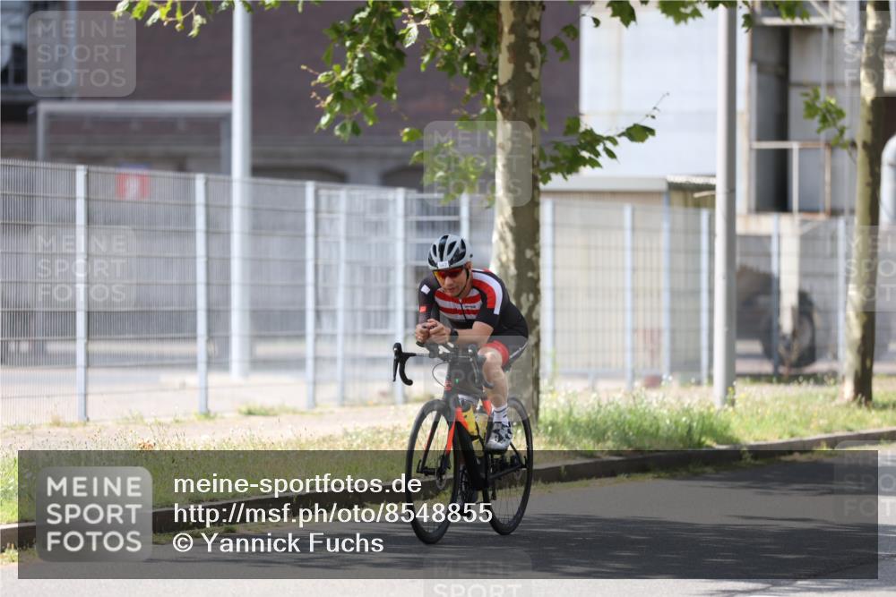 10.08.2025 - GEWOBA Citytriathlon Bremen Yannick Fuchs http://msf.ph/oto/8548855 10.08.2025 13:17:46 Radfahren 567, 825, 853 meine-sportfotos.de