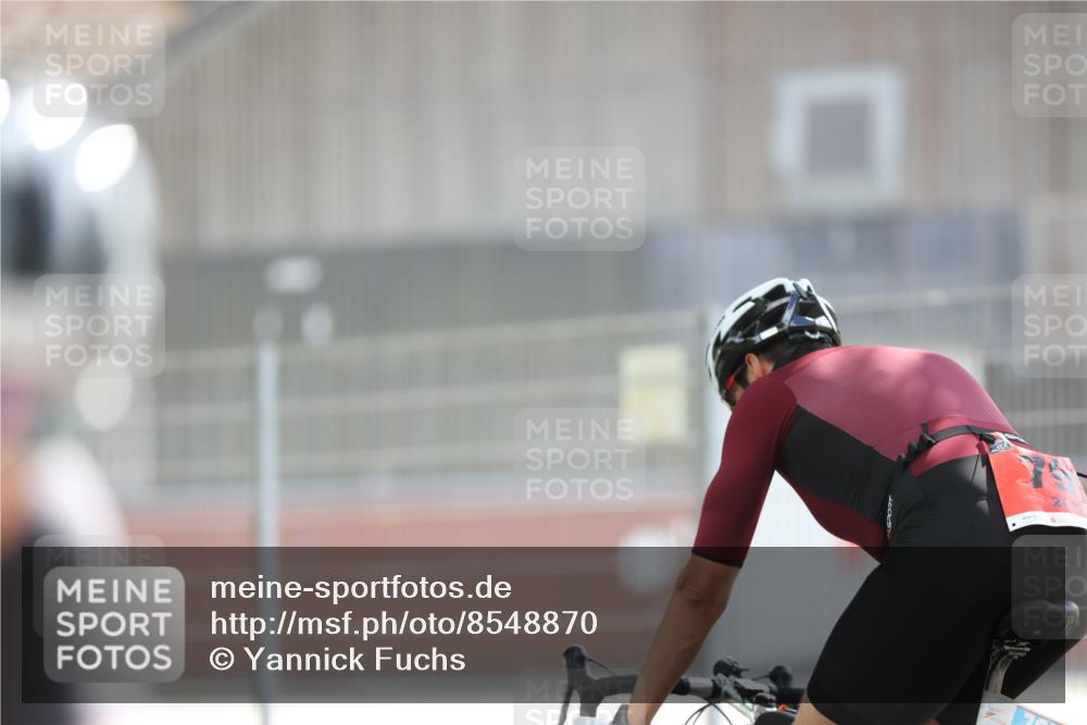 10.08.2025 - GEWOBA Citytriathlon Bremen Yannick Fuchs http://msf.ph/oto/8548870 10.08.2025 13:18:06 Radfahren 795 meine-sportfotos.de