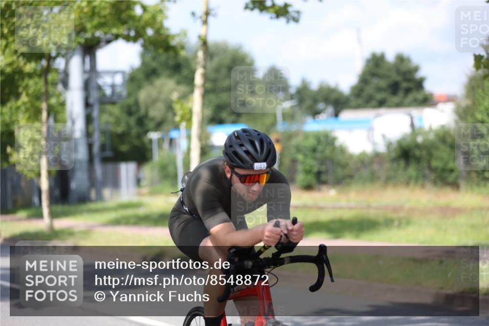 10.08.2025 - GEWOBA Citytriathlon Bremen Yannick Fuchs http://msf.ph/oto/8548872 10.08.2025 12:15:24 Radfahren 564, 591, 643, 834, 852, 858, 876, 947 meine-sportfotos.de
