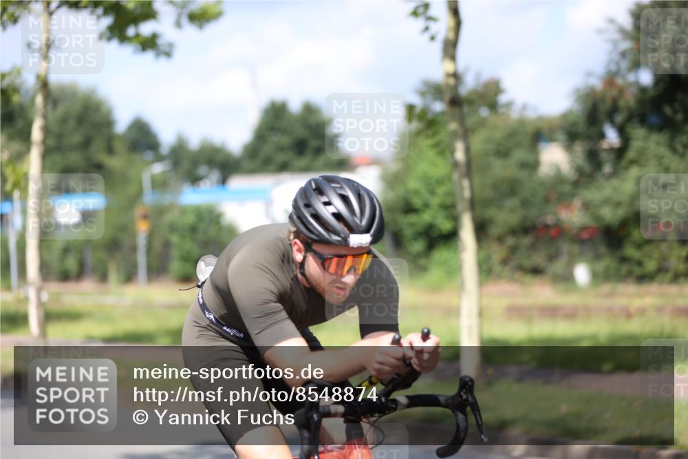10.08.2025 - GEWOBA Citytriathlon Bremen Yannick Fuchs http://msf.ph/oto/8548874 10.08.2025 12:15:24 Radfahren 564, 591, 643, 834, 852, 858, 876, 947 meine-sportfotos.de