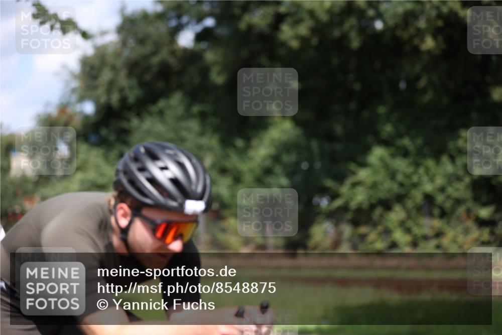 10.08.2025 - GEWOBA Citytriathlon Bremen Yannick Fuchs http://msf.ph/oto/8548875 10.08.2025 12:15:24 Radfahren 564, 591, 643, 834, 852, 858, 876, 947 meine-sportfotos.de