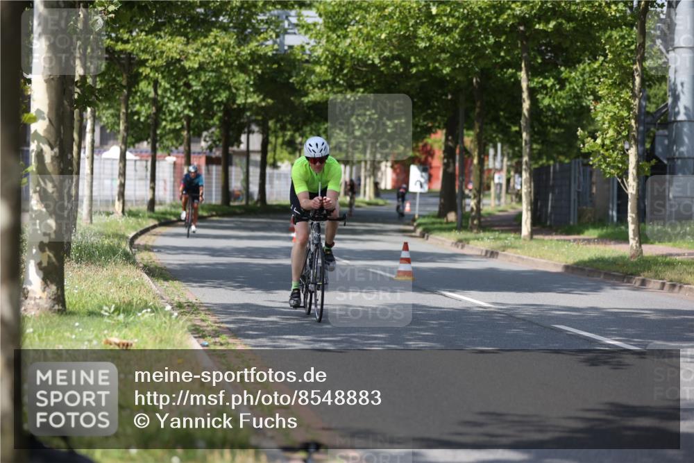 10.08.2025 - GEWOBA Citytriathlon Bremen Yannick Fuchs http://msf.ph/oto/8548883 10.08.2025 12:15:29 Radfahren 591, 641, 643, 834, 858, 876 meine-sportfotos.de