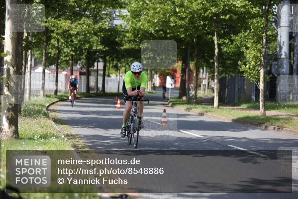 10.08.2025 - GEWOBA Citytriathlon Bremen Yannick Fuchs http://msf.ph/oto/8548886 10.08.2025 12:15:30 Radfahren 591, 641, 643, 834, 858, 876 meine-sportfotos.de
