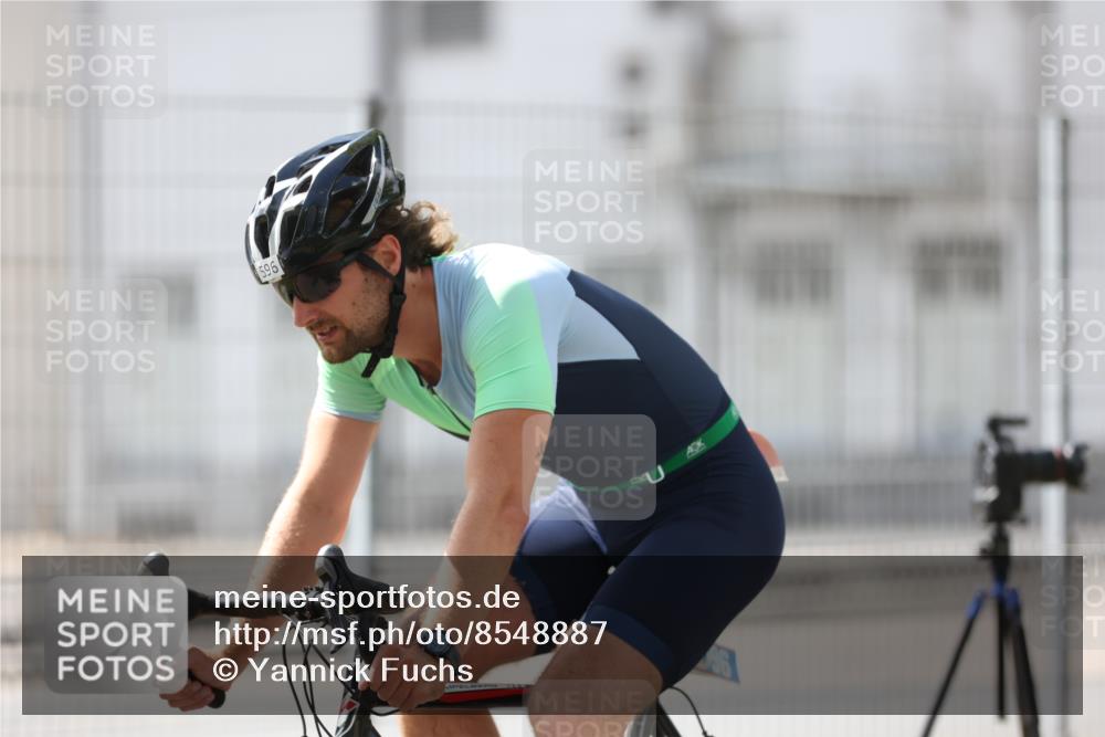 10.08.2025 - GEWOBA Citytriathlon Bremen Yannick Fuchs http://msf.ph/oto/8548887 10.08.2025 13:18:30 Radfahren 596, 934 meine-sportfotos.de