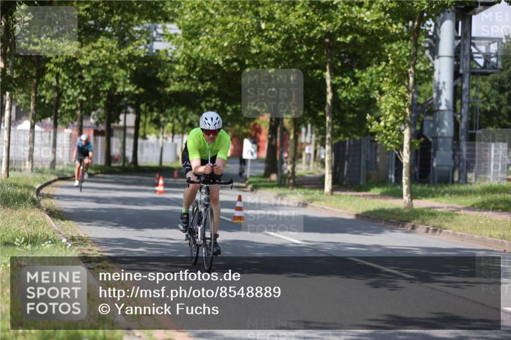 10.08.2025 - GEWOBA Citytriathlon Bremen Yannick Fuchs http://msf.ph/oto/8548889 10.08.2025 12:15:30 Radfahren 591, 641, 643, 834, 858, 876 meine-sportfotos.de