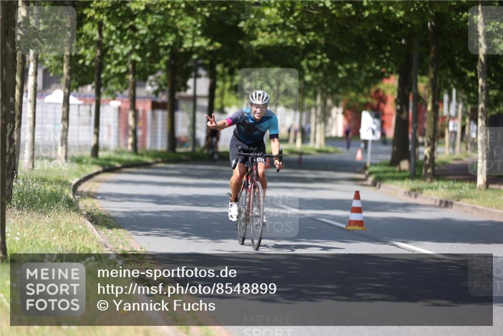 10.08.2025 - GEWOBA Citytriathlon Bremen Yannick Fuchs http://msf.ph/oto/8548899 10.08.2025 12:15:32 Radfahren 591, 641, 643, 834, 858 meine-sportfotos.de