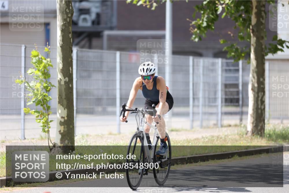 10.08.2025 - GEWOBA Citytriathlon Bremen Yannick Fuchs http://msf.ph/oto/8548900 10.08.2025 13:18:40 Radfahren 596, 934 meine-sportfotos.de