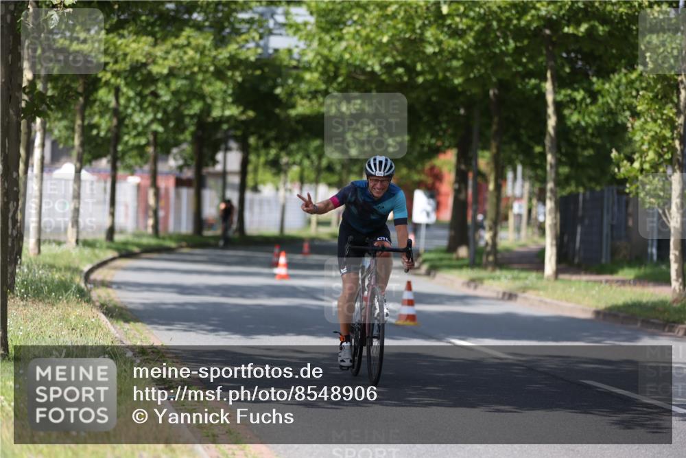 10.08.2025 - GEWOBA Citytriathlon Bremen Yannick Fuchs http://msf.ph/oto/8548906 10.08.2025 12:15:33 Radfahren 591, 641, 643, 834, 858 meine-sportfotos.de