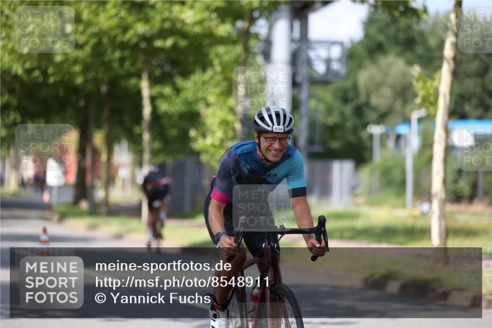 10.08.2025 - GEWOBA Citytriathlon Bremen Yannick Fuchs http://msf.ph/oto/8548911 10.08.2025 12:15:34 Radfahren 626, 641, 643, 834, 858 meine-sportfotos.de