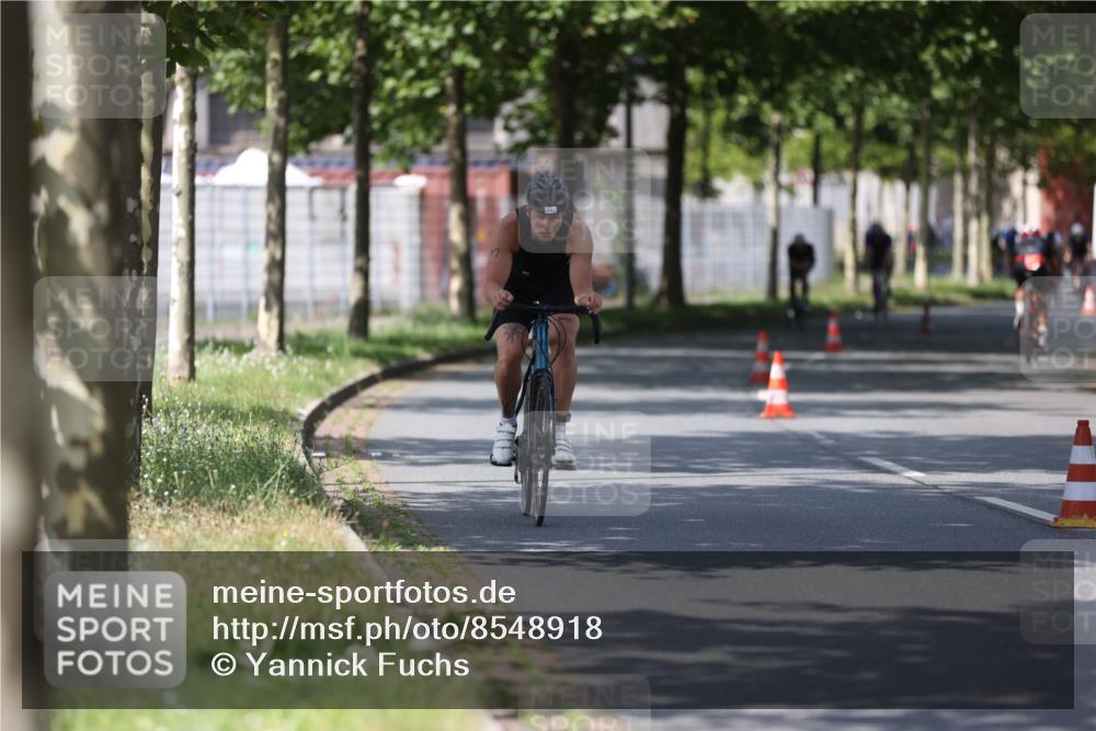 10.08.2025 - GEWOBA Citytriathlon Bremen Yannick Fuchs http://msf.ph/oto/8548918 10.08.2025 12:15:38 Radfahren 626, 641, 682, 834, 839, 840, 858 meine-sportfotos.de