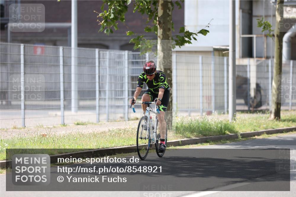 10.08.2025 - GEWOBA Citytriathlon Bremen Yannick Fuchs http://msf.ph/oto/8548921 10.08.2025 13:18:56 Radfahren 671, 709, 726, 899, 975 meine-sportfotos.de