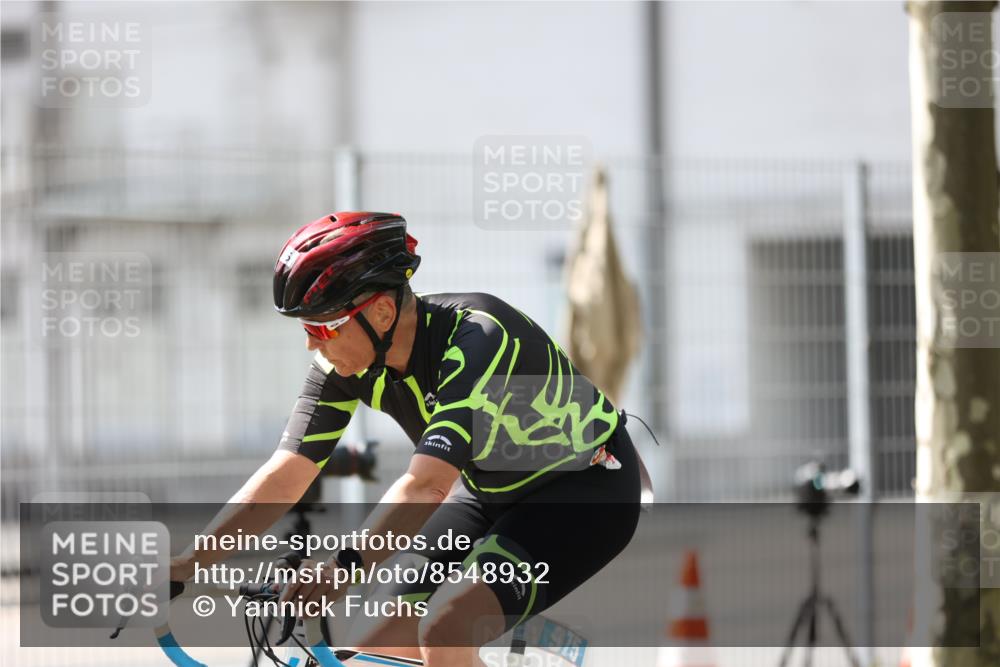 10.08.2025 - GEWOBA Citytriathlon Bremen Yannick Fuchs http://msf.ph/oto/8548932 10.08.2025 13:18:59 Radfahren 671, 709, 726, 899, 975 meine-sportfotos.de
