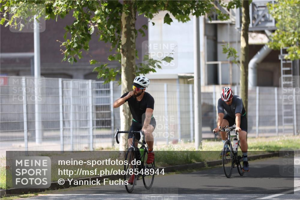 10.08.2025 - GEWOBA Citytriathlon Bremen Yannick Fuchs http://msf.ph/oto/8548944 10.08.2025 13:19:01 Radfahren 671, 709, 726, 899, 975 meine-sportfotos.de