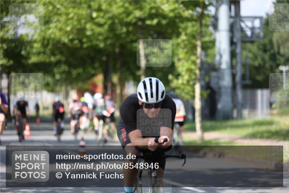 10.08.2025 - GEWOBA Citytriathlon Bremen Yannick Fuchs http://msf.ph/oto/8548946 10.08.2025 12:15:46 Radfahren 600, 626, 641, 682, 715, 824, 836, 839, 840, 859, 891, 1016, 1022 meine-sportfotos.de