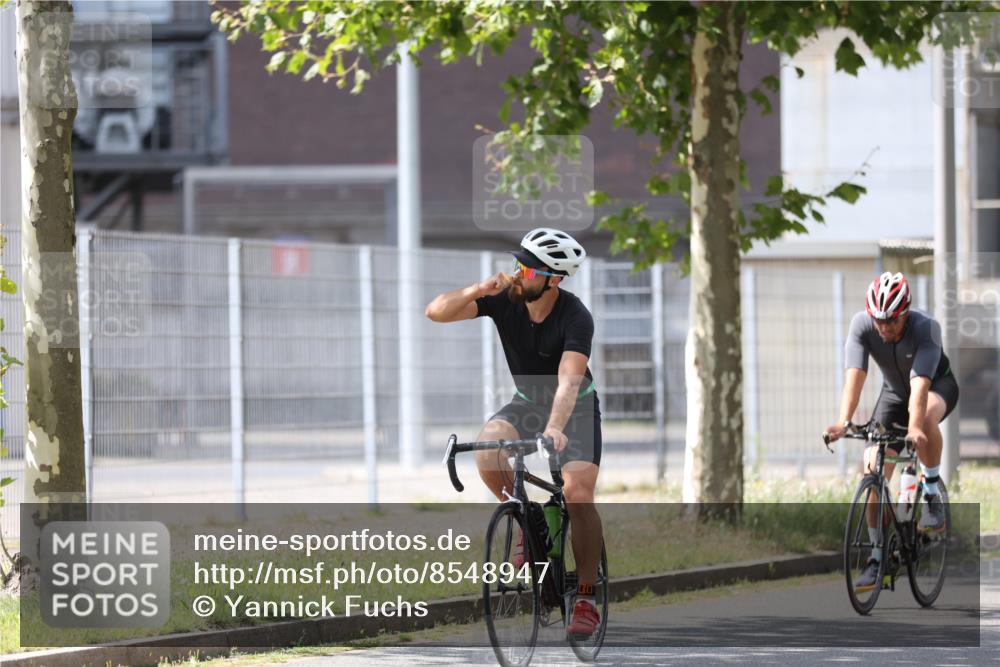 10.08.2025 - GEWOBA Citytriathlon Bremen Yannick Fuchs http://msf.ph/oto/8548947 10.08.2025 13:19:01 Radfahren 671, 709, 726, 899, 975 meine-sportfotos.de