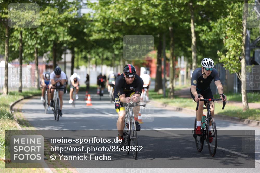10.08.2025 - GEWOBA Citytriathlon Bremen Yannick Fuchs http://msf.ph/oto/8548962 10.08.2025 12:15:48 Radfahren 600, 626, 641, 682, 686, 707, 715, 824, 836, 839, 840, 859, 891, 1016, 1022 meine-sportfotos.de