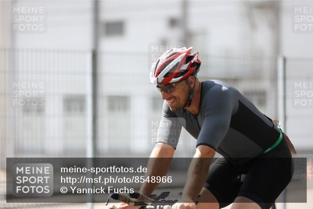 10.08.2025 - GEWOBA Citytriathlon Bremen Yannick Fuchs http://msf.ph/oto/8548966 10.08.2025 13:19:04 Radfahren 671, 709, 726, 899, 975, 1002 meine-sportfotos.de