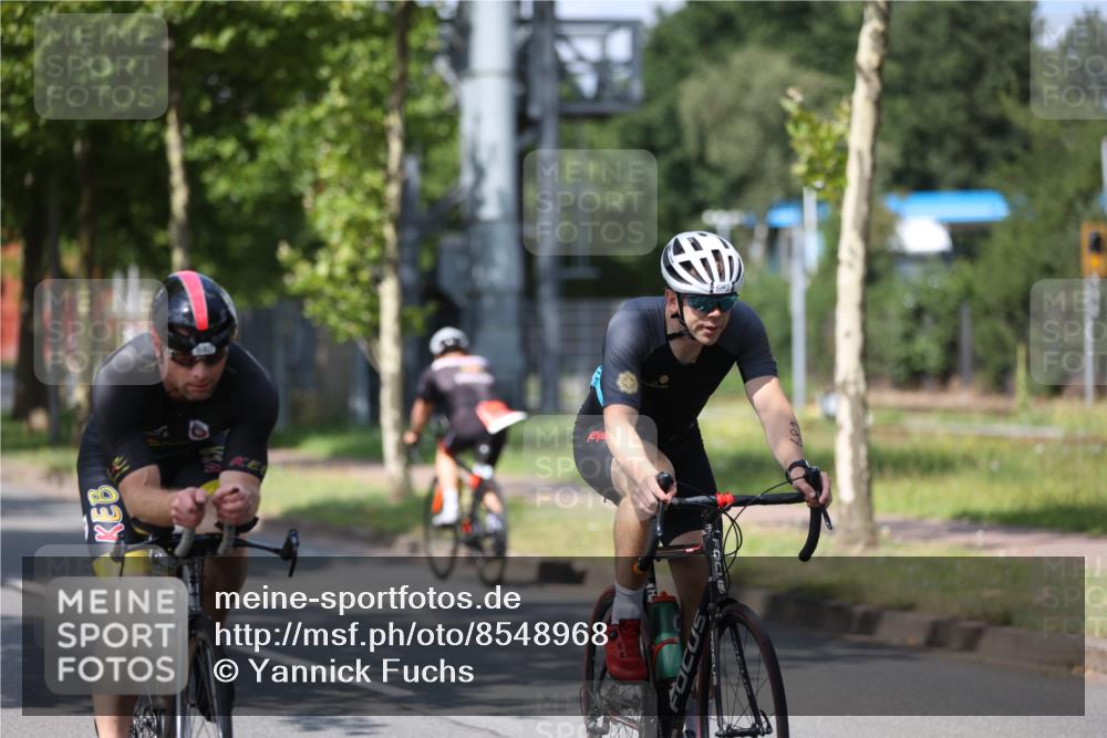 10.08.2025 - GEWOBA Citytriathlon Bremen Yannick Fuchs http://msf.ph/oto/8548968 10.08.2025 12:15:49 Radfahren 600, 626, 641, 682, 686, 707, 715, 824, 836, 839, 840, 859, 891, 1016, 1022 meine-sportfotos.de