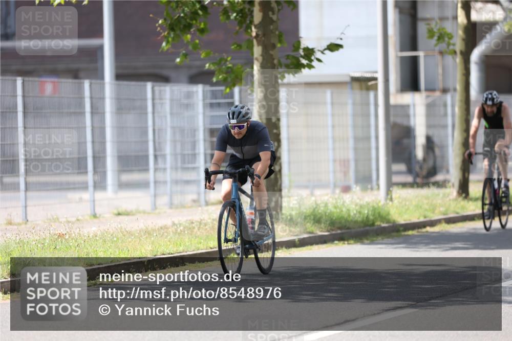 10.08.2025 - GEWOBA Citytriathlon Bremen Yannick Fuchs http://msf.ph/oto/8548976 10.08.2025 13:19:12 Radfahren 671, 762, 803, 899, 983, 1002 meine-sportfotos.de