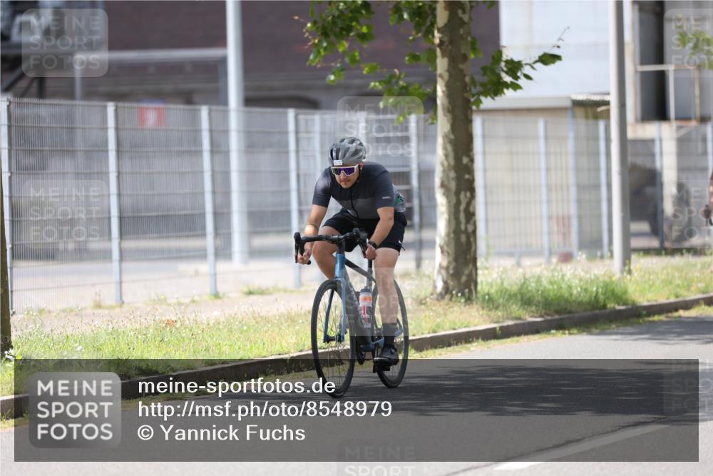 10.08.2025 - GEWOBA Citytriathlon Bremen Yannick Fuchs http://msf.ph/oto/8548979 10.08.2025 13:19:13 Radfahren 671, 762, 803, 899, 983, 1002 meine-sportfotos.de