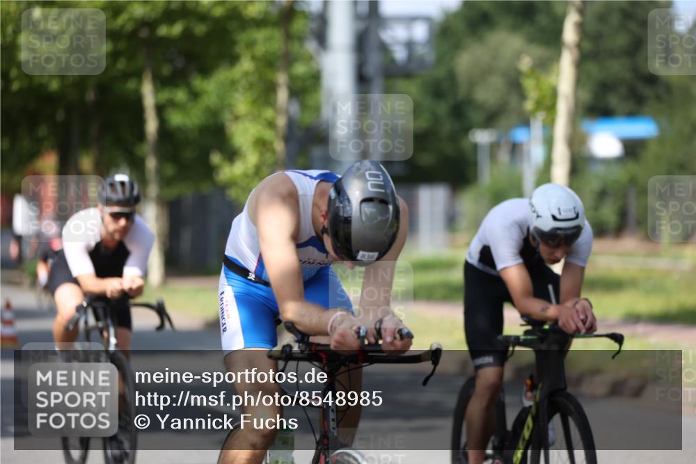 10.08.2025 - GEWOBA Citytriathlon Bremen Yannick Fuchs http://msf.ph/oto/8548985 10.08.2025 12:15:51 Radfahren 600, 626, 641, 682, 686, 707, 715, 824, 836, 839, 840, 859, 891, 1016, 1022 meine-sportfotos.de