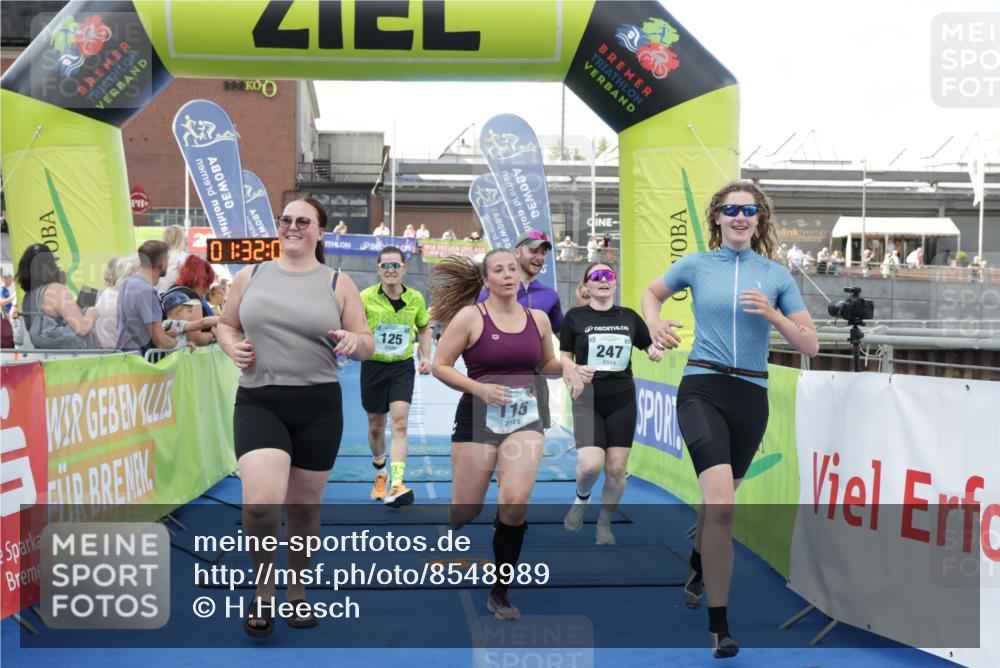 10.08.2025 - GEWOBA Citytriathlon Bremen H.Heesch http://msf.ph/oto/8548989 10.08.2025 11:35:51 Ziel 115, 125, 247, 382 meine-sportfotos.de