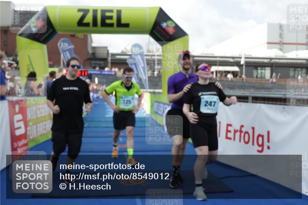 10.08.2025 - GEWOBA Citytriathlon Bremen H.Heesch http://msf.ph/oto/8549012 10.08.2025 11:35:53 Ziel 115, 125, 207, 247, 382 meine-sportfotos.de