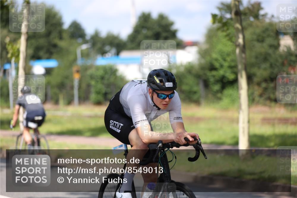 10.08.2025 - GEWOBA Citytriathlon Bremen Yannick Fuchs http://msf.ph/oto/8549013 10.08.2025 12:15:54 Radfahren 600, 626, 654, 682, 686, 707, 715, 824, 836, 839, 840, 859, 891, 1016, 1022 meine-sportfotos.de