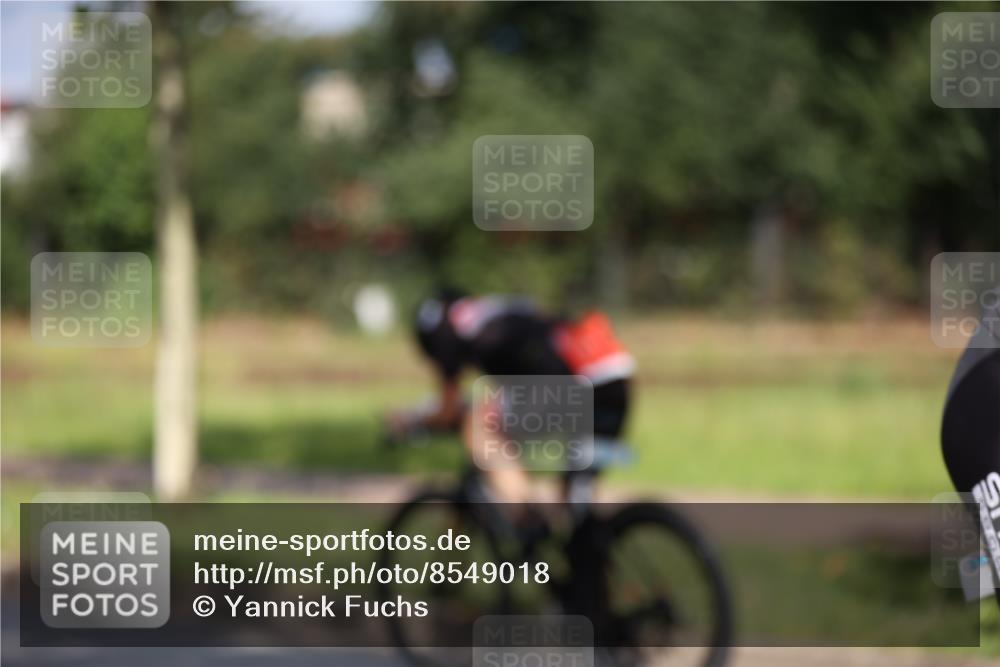 10.08.2025 - GEWOBA Citytriathlon Bremen Yannick Fuchs http://msf.ph/oto/8549018 10.08.2025 12:15:54 Radfahren 600, 626, 654, 682, 686, 707, 715, 824, 836, 839, 840, 859, 891, 1016, 1022 meine-sportfotos.de