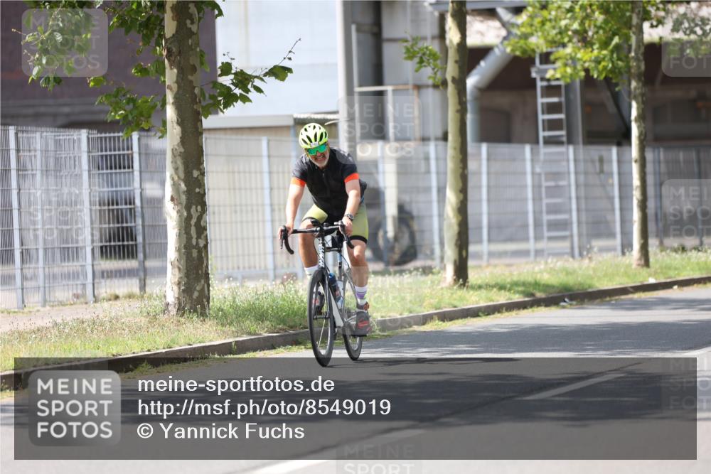 10.08.2025 - GEWOBA Citytriathlon Bremen Yannick Fuchs http://msf.ph/oto/8549019 10.08.2025 13:19:27 Radfahren 762, 803, 983, 1002 meine-sportfotos.de