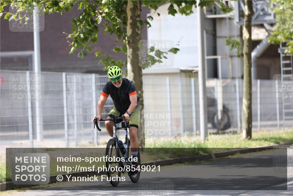 10.08.2025 - GEWOBA Citytriathlon Bremen Yannick Fuchs http://msf.ph/oto/8549021 10.08.2025 13:19:28 Radfahren 762, 803, 983 meine-sportfotos.de