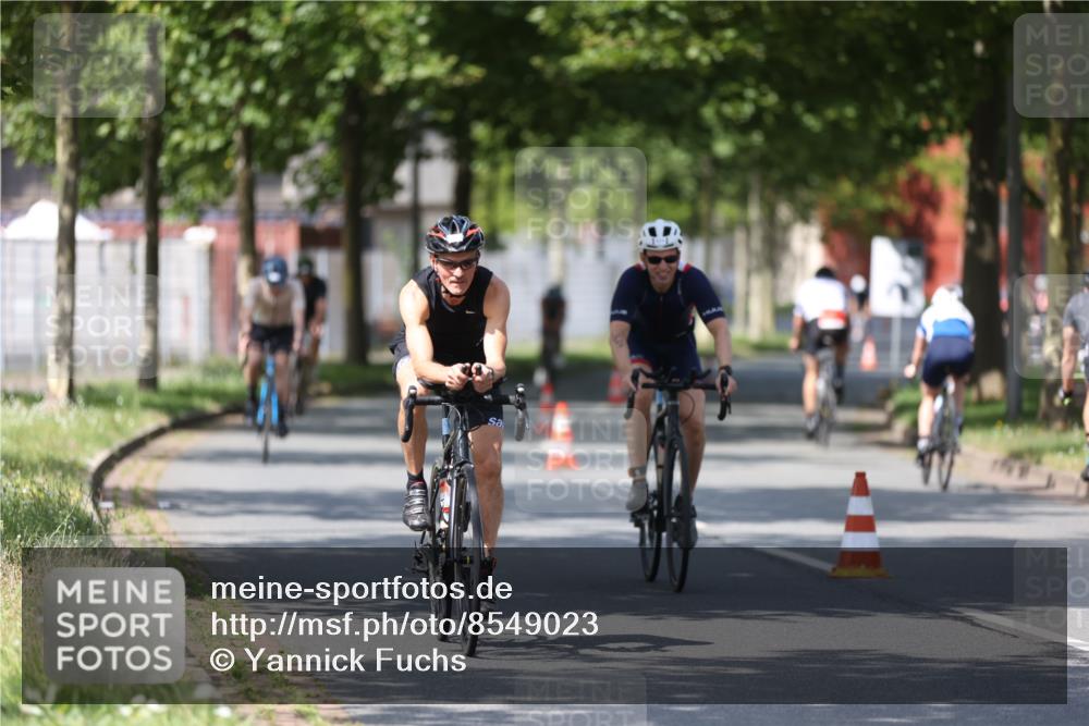 10.08.2025 - GEWOBA Citytriathlon Bremen Yannick Fuchs http://msf.ph/oto/8549023 10.08.2025 12:15:56 Radfahren 600, 626, 654, 682, 686, 707, 715, 824, 836, 839, 840, 859, 891, 1016, 1022 meine-sportfotos.de