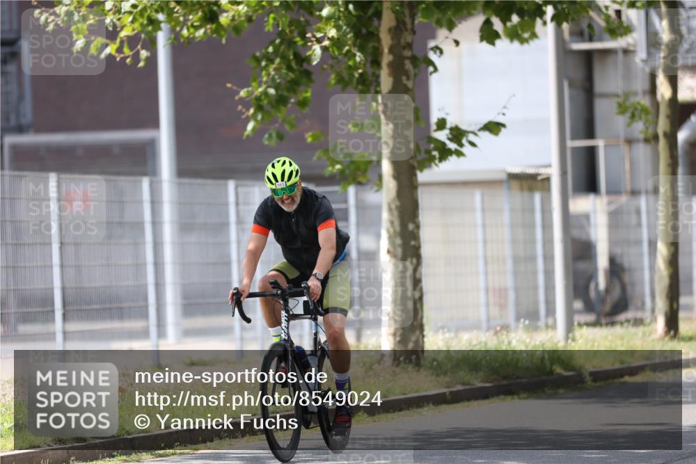 10.08.2025 - GEWOBA Citytriathlon Bremen Yannick Fuchs http://msf.ph/oto/8549024 10.08.2025 13:19:28 Radfahren 762, 803, 983 meine-sportfotos.de