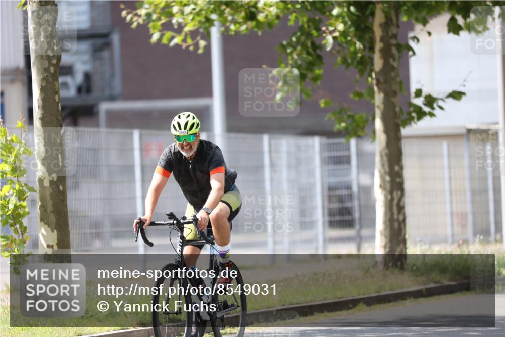 10.08.2025 - GEWOBA Citytriathlon Bremen Yannick Fuchs http://msf.ph/oto/8549031 10.08.2025 13:19:28 Radfahren 762, 803, 983 meine-sportfotos.de