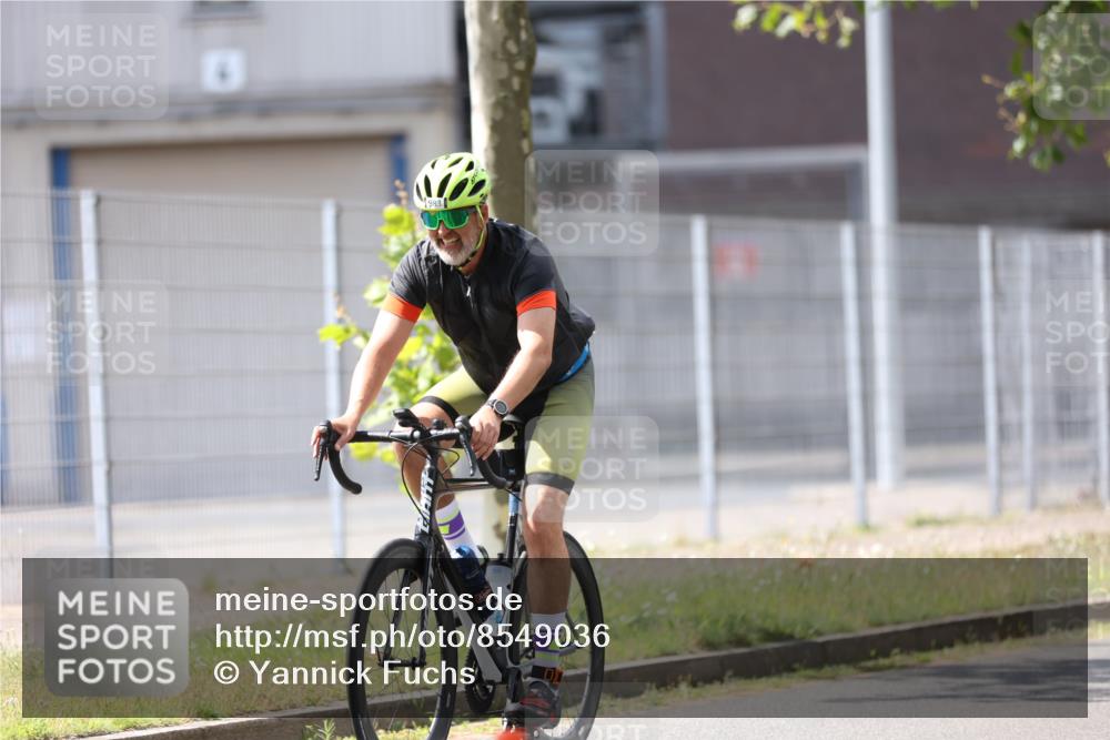 10.08.2025 - GEWOBA Citytriathlon Bremen Yannick Fuchs http://msf.ph/oto/8549036 10.08.2025 13:19:29 Radfahren 762, 803, 983 meine-sportfotos.de