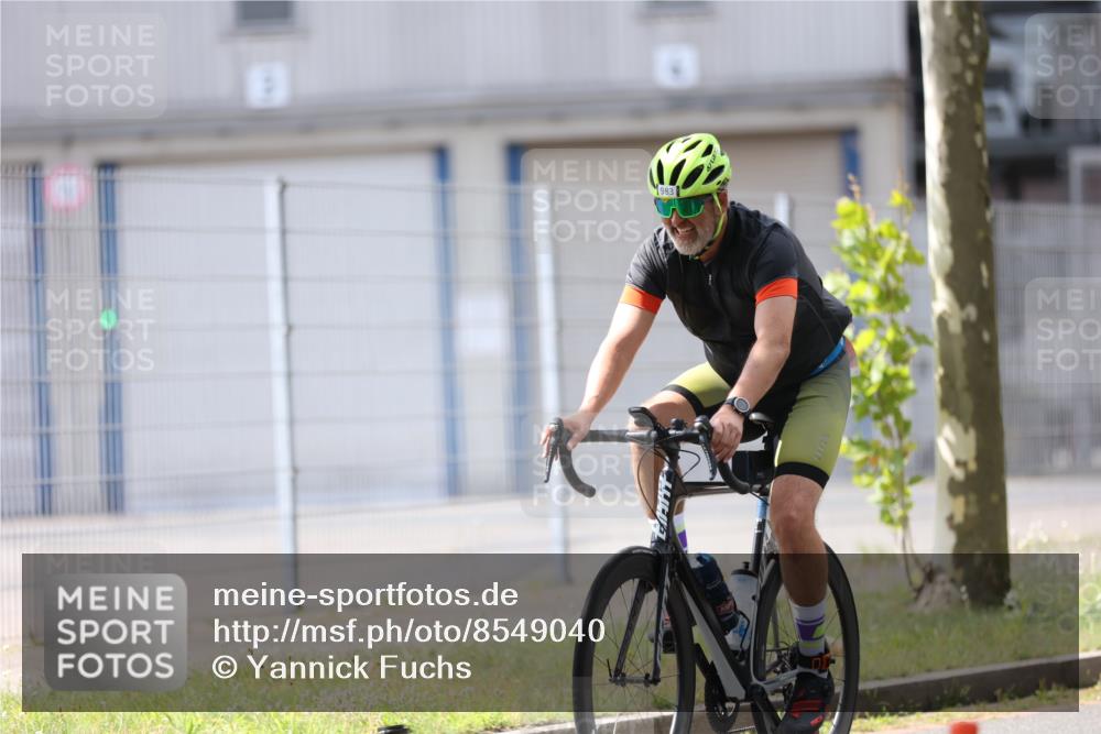 10.08.2025 - GEWOBA Citytriathlon Bremen Yannick Fuchs http://msf.ph/oto/8549040 10.08.2025 13:19:29 Radfahren 762, 803, 983 meine-sportfotos.de
