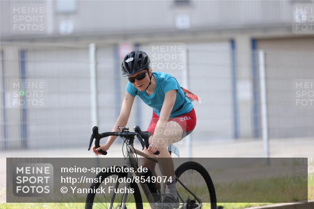 10.08.2025 - GEWOBA Citytriathlon Bremen Yannick Fuchs http://msf.ph/oto/8549074 10.08.2025 13:20:13 Radfahren 848, 944, 949 meine-sportfotos.de