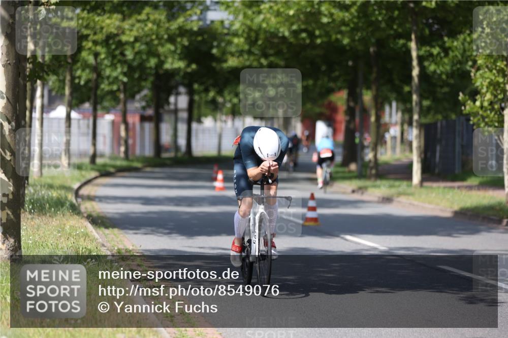 10.08.2025 - GEWOBA Citytriathlon Bremen Yannick Fuchs http://msf.ph/oto/8549076 10.08.2025 12:16:08 Radfahren 600, 654, 686, 707, 824, 891, 1022 meine-sportfotos.de