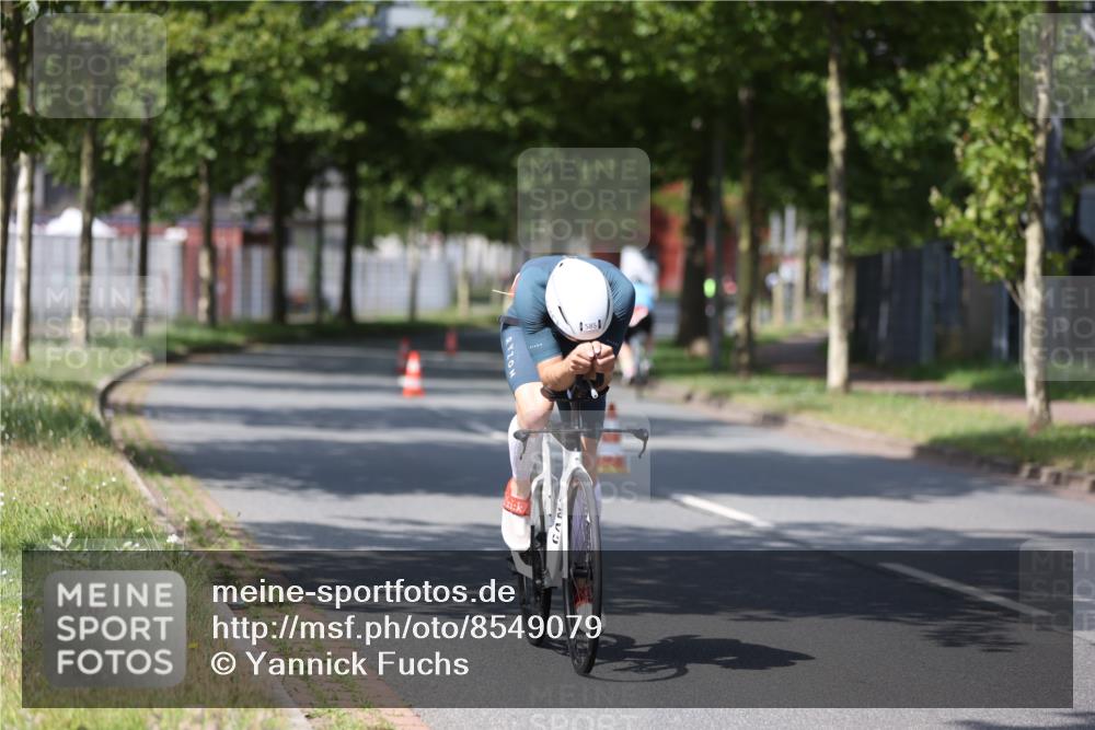 10.08.2025 - GEWOBA Citytriathlon Bremen Yannick Fuchs http://msf.ph/oto/8549079 10.08.2025 12:16:08 Radfahren 600, 654, 686, 707, 824, 891, 1022 meine-sportfotos.de