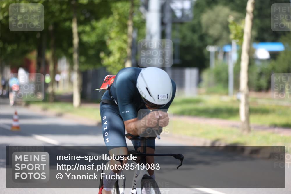 10.08.2025 - GEWOBA Citytriathlon Bremen Yannick Fuchs http://msf.ph/oto/8549083 10.08.2025 12:16:09 Radfahren 654, 686, 707, 824, 891, 1022 meine-sportfotos.de