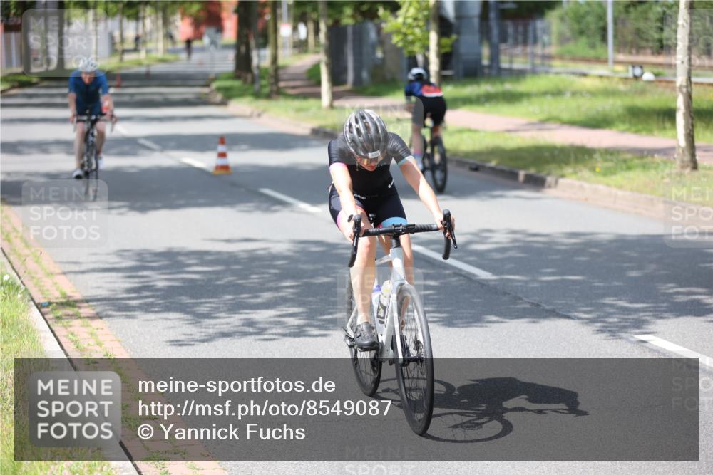 10.08.2025 - GEWOBA Citytriathlon Bremen Yannick Fuchs http://msf.ph/oto/8549087 10.08.2025 13:20:37 Radfahren 842, 862, 926, 964 meine-sportfotos.de