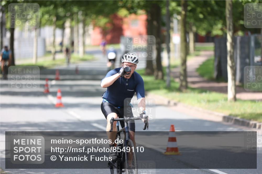10.08.2025 - GEWOBA Citytriathlon Bremen Yannick Fuchs http://msf.ph/oto/8549110 10.08.2025 13:20:50 Radfahren 581, 785, 842, 862, 953 meine-sportfotos.de