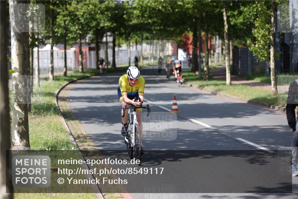 10.08.2025 - GEWOBA Citytriathlon Bremen Yannick Fuchs http://msf.ph/oto/8549117 10.08.2025 12:17:21 Radfahren 671, 856, 912, 956 meine-sportfotos.de