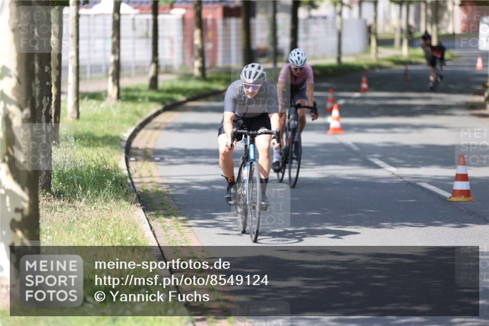 10.08.2025 - GEWOBA Citytriathlon Bremen Yannick Fuchs http://msf.ph/oto/8549124 10.08.2025 12:17:28 Radfahren 671, 766, 856, 912 meine-sportfotos.de