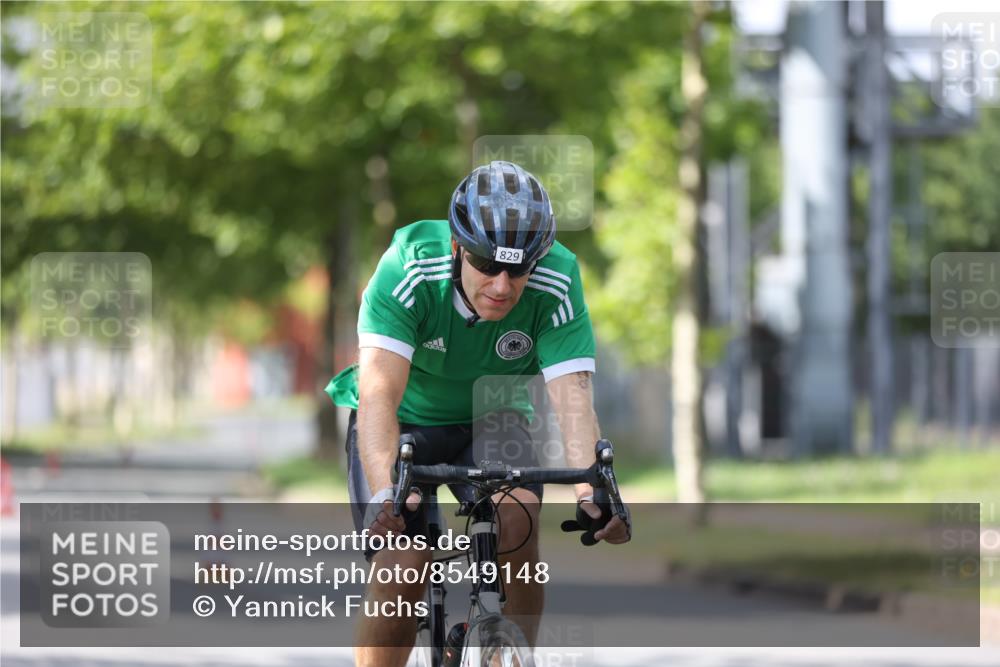 10.08.2025 - GEWOBA Citytriathlon Bremen Yannick Fuchs http://msf.ph/oto/8549148 10.08.2025 13:22:43 Radfahren 829 meine-sportfotos.de