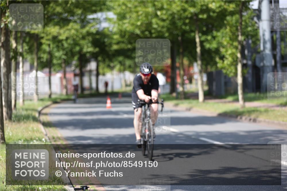 10.08.2025 - GEWOBA Citytriathlon Bremen Yannick Fuchs http://msf.ph/oto/8549150 10.08.2025 12:17:39 Radfahren 560, 566, 671, 766, 912, 1025 meine-sportfotos.de