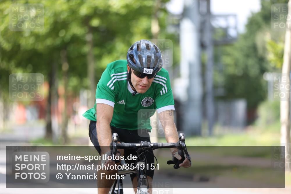 10.08.2025 - GEWOBA Citytriathlon Bremen Yannick Fuchs http://msf.ph/oto/8549151 10.08.2025 13:22:43 Radfahren 829 meine-sportfotos.de