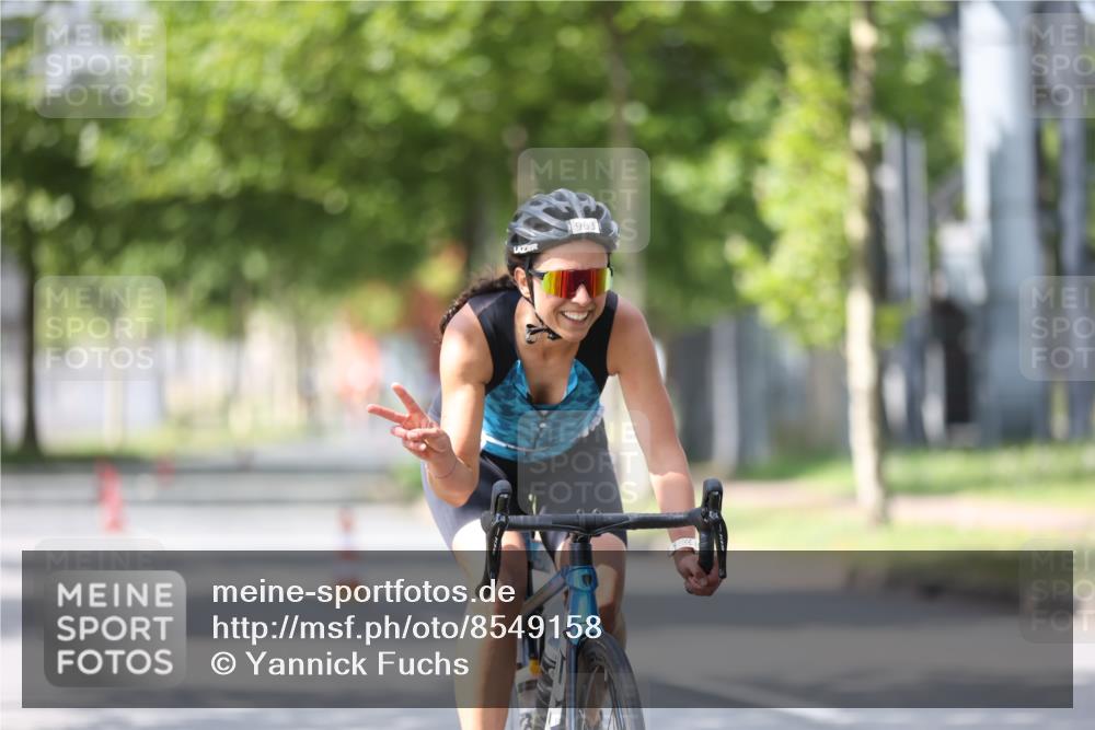 10.08.2025 - GEWOBA Citytriathlon Bremen Yannick Fuchs http://msf.ph/oto/8549158 10.08.2025 13:23:07 Radfahren 925, 946, 963 meine-sportfotos.de
