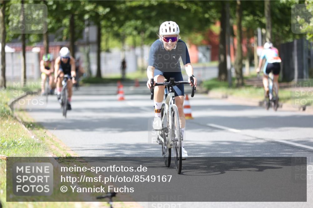 10.08.2025 - GEWOBA Citytriathlon Bremen Yannick Fuchs http://msf.ph/oto/8549167 10.08.2025 13:23:19 Radfahren 908, 925, 939, 945, 946, 954, 963 meine-sportfotos.de